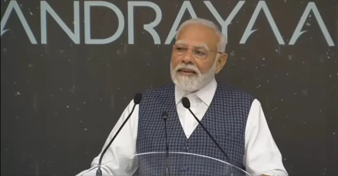 PM-Modi-interacted-with-scientists-of-Chandrayaan-3-mission-at-ISRO-Headquarters-in-Bengaluru-today-jpg