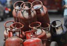 जमाखोरी पर लगाम: सरकार ने LPG बुकिंग अवधि बढ़ाई, पेट्रोल-डीजल के दाम नहीं बढ़ेंगे