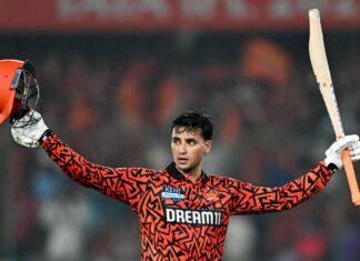 अभिषेक शर्मा का हैदराबाद में तूफान, 15 गेंदों में फिफ्टी जड़कर चेन्नई के खिलाफ रचा इतिहास