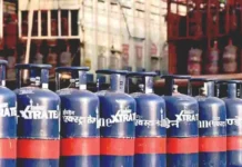 कमर्शियल LPG सिलेंडर की कीमतों में भारी उछाल: 993 रुपए की बढ़त के साथ पहुंचा नए स्तर पर, घरेलू रसोई गैस के दाम स्थिर