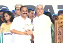 केरल में कांग्रेस की ऐतिहासिक वापसी: वीडी सतीशन ने ली मुख्यमंत्री पद की शपथ, तिरुवनंतपुरम में सजा यूडीएफ का भव्य मंच